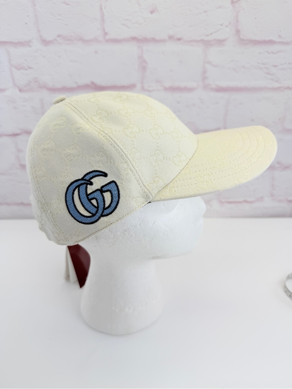 Gucci NWT Embroidered Baseball Cap with Blue GG Patch Medium